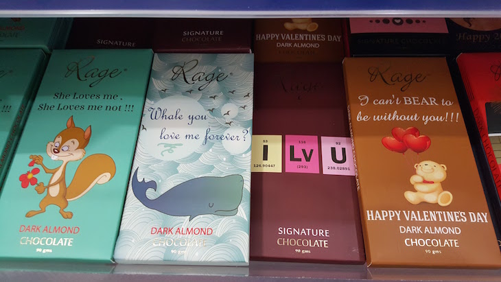 Messages on chocolates at the airport in Cochin, Kerala © Travel Me